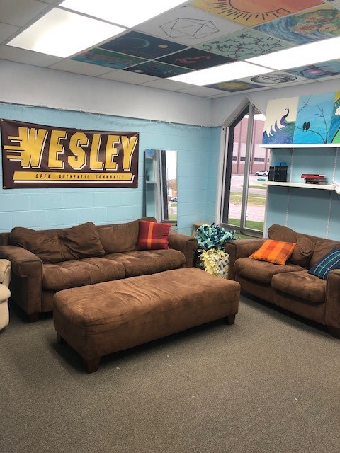 Wesley lounge 1